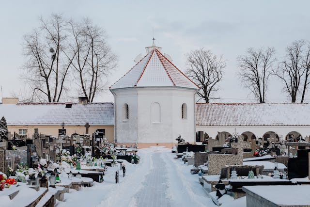 Nagrobki artystyczne jako forma wyrazu osobistej pamięci